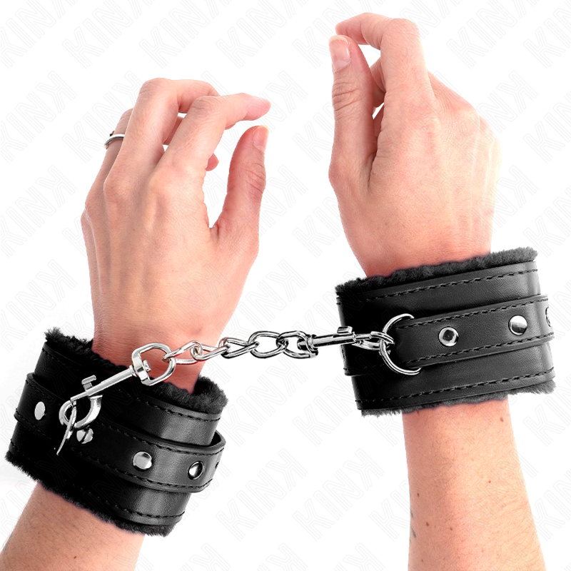 KINK Premium маншети за китки, черни с космена подплата