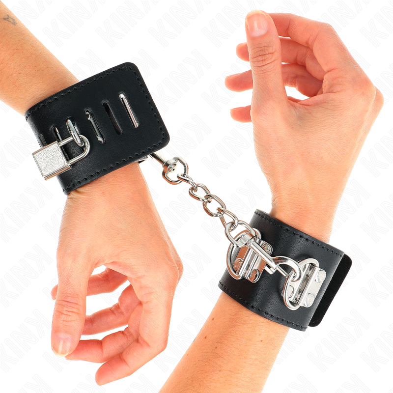 Маншети за китки KINK с катинар, черни